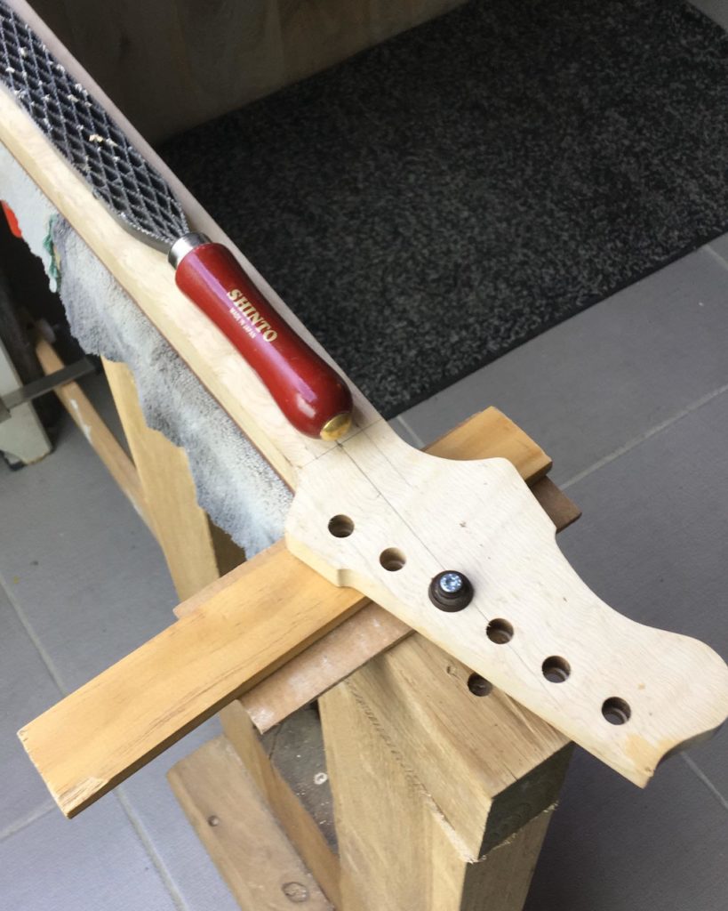 luthier ariège guitare basse aude toulouse Foix