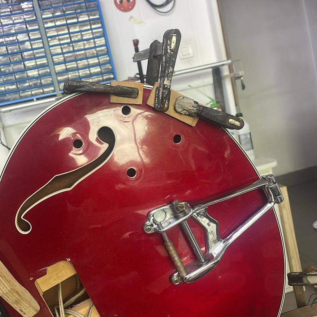 luthier guitare ariège