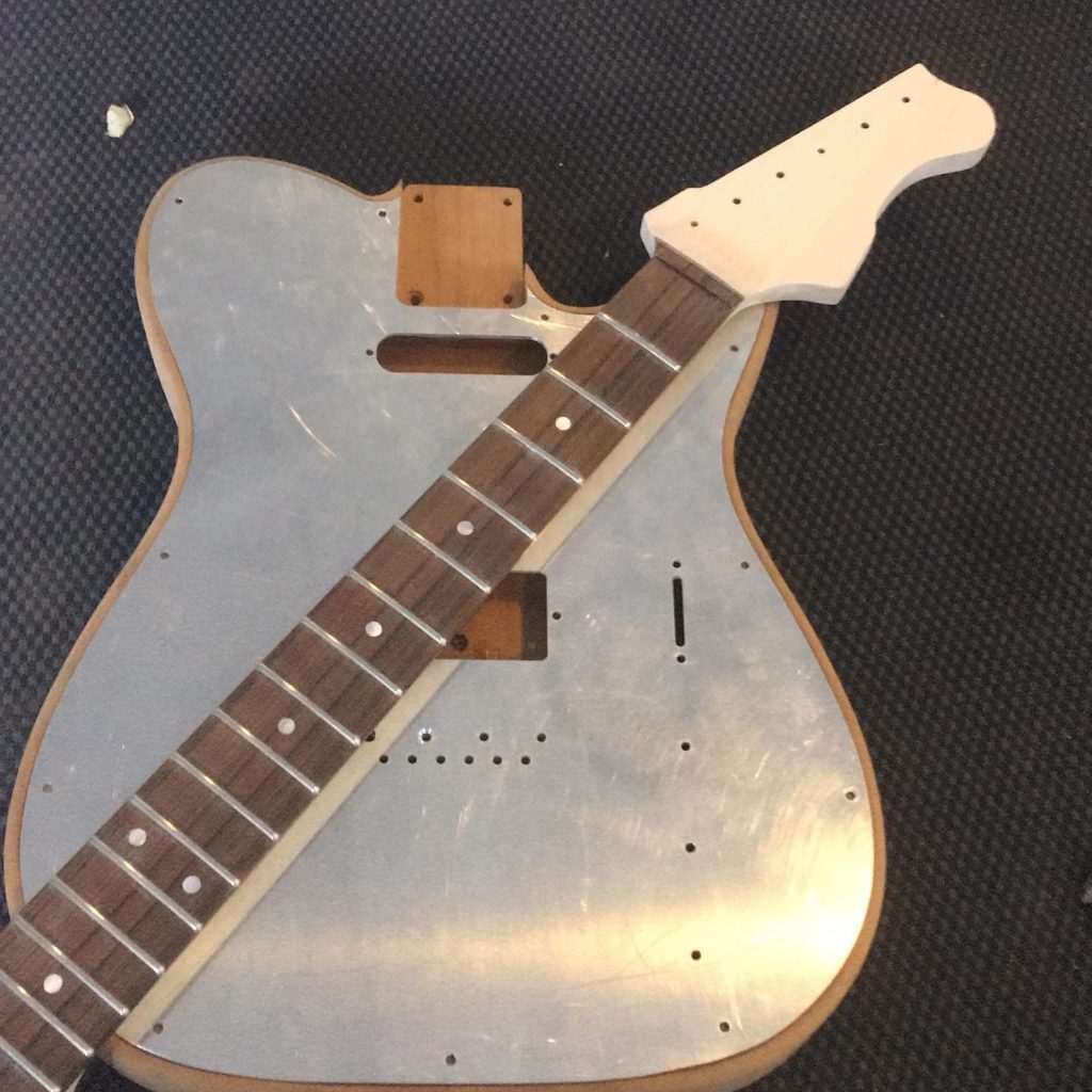 luthier ariège guitare basse aude toulouse Foix