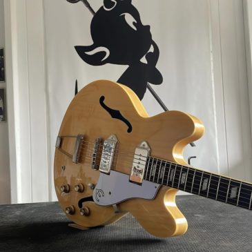 Luthier Ariège, une Casino!     Upgrade Crel Pickups.