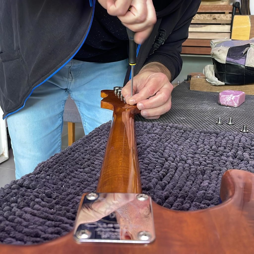luthier Ariège formation lutherie guitare