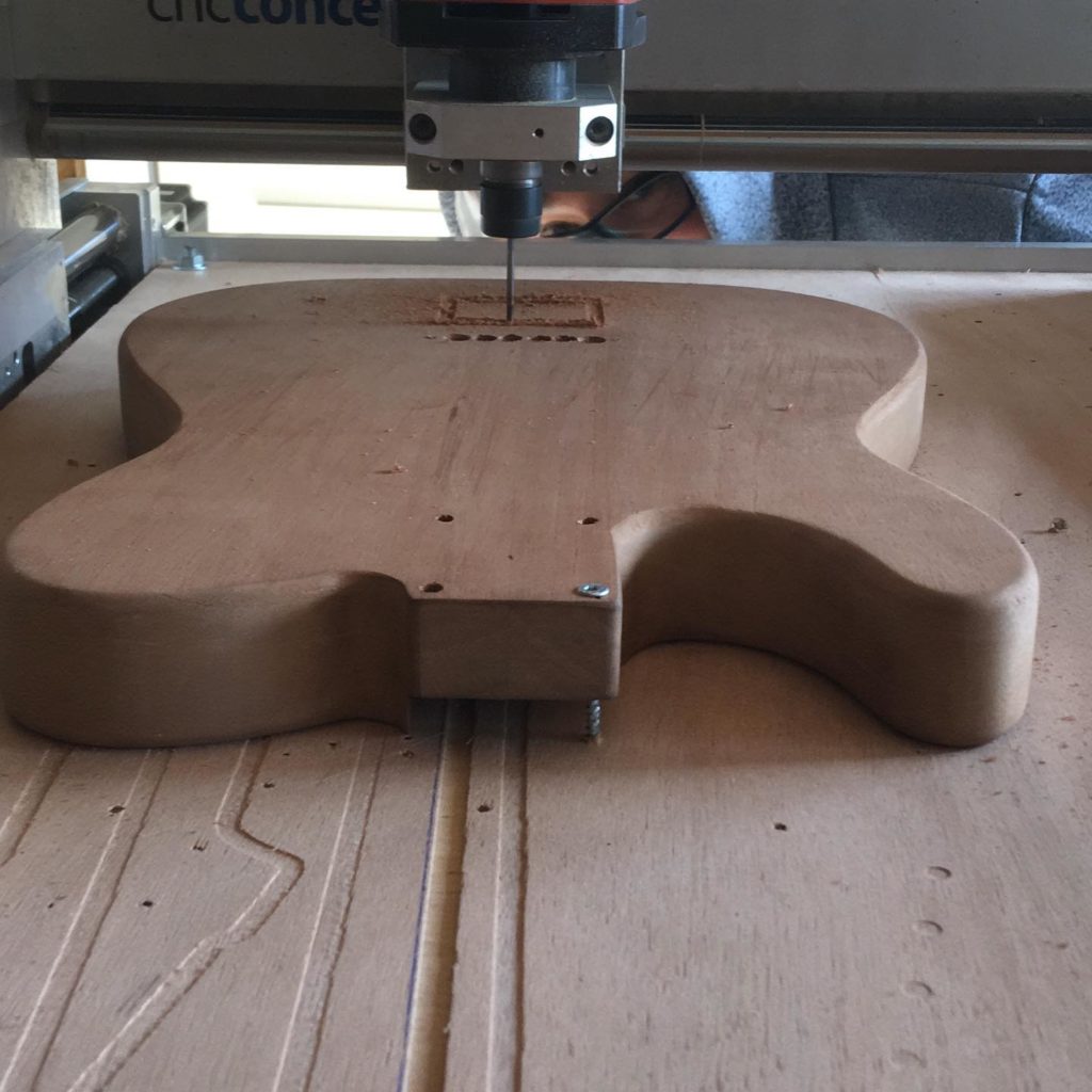 luthier guitare ariège fois Pampers mirepoix tarascon ax les thermes lavelanet