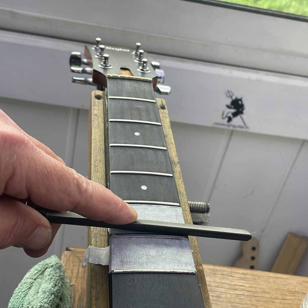 luthier guitare ariège aude Carcassonne toulouse madère Foix