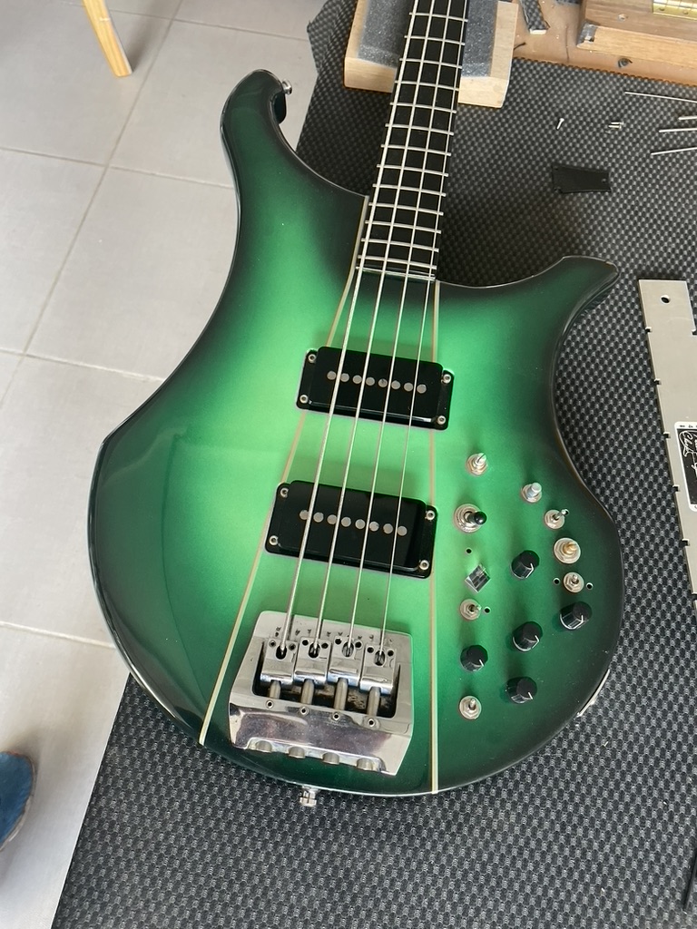 luthier Aude basse Vigier préamplificateur basse upgrade fgh guitar