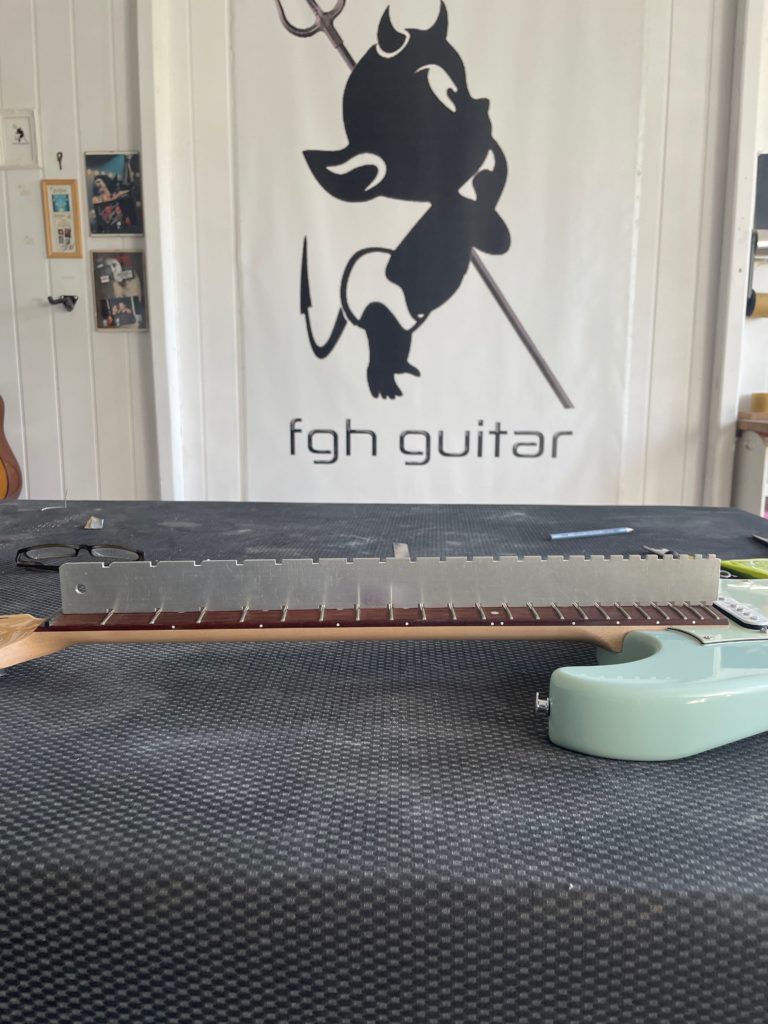 luthier ariège aude haute Garonne guitare basse