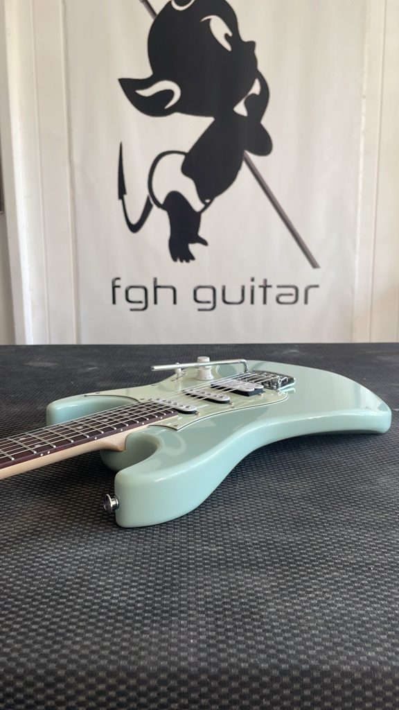 luthier ariège aude haute Garonne guitare basse